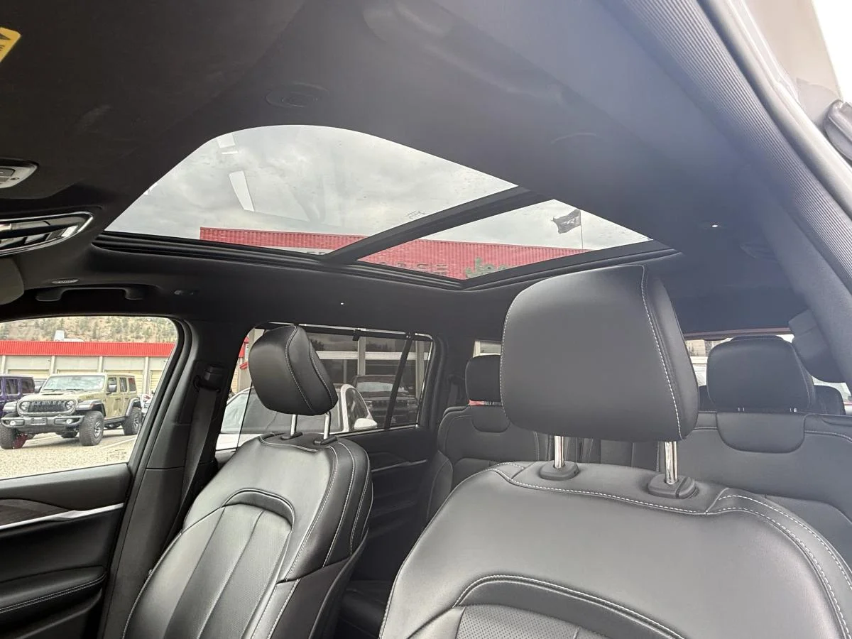 Used 2024 White Jeep Limited image 18