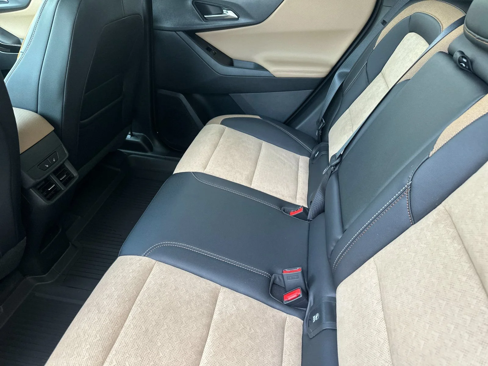 2026 Chevrolet Equinox ACTIV - Photo 12