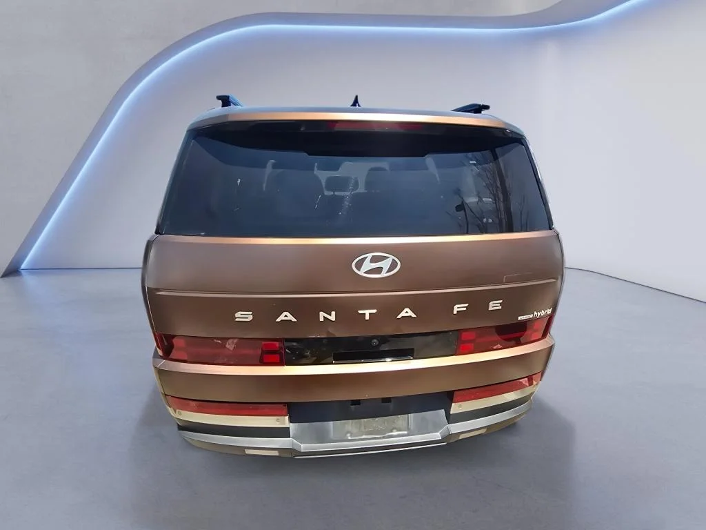 Used 2025 Earthy Brass Matte Hyundai Limited image 4
