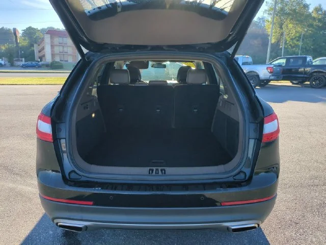 Used 2018 Black Lincoln Reserve image 31
