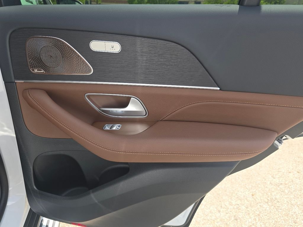 New 2026 MANUFAKTUR Moonlight White Metallic Mercedes-Benz GLE 450 Coupe image 23