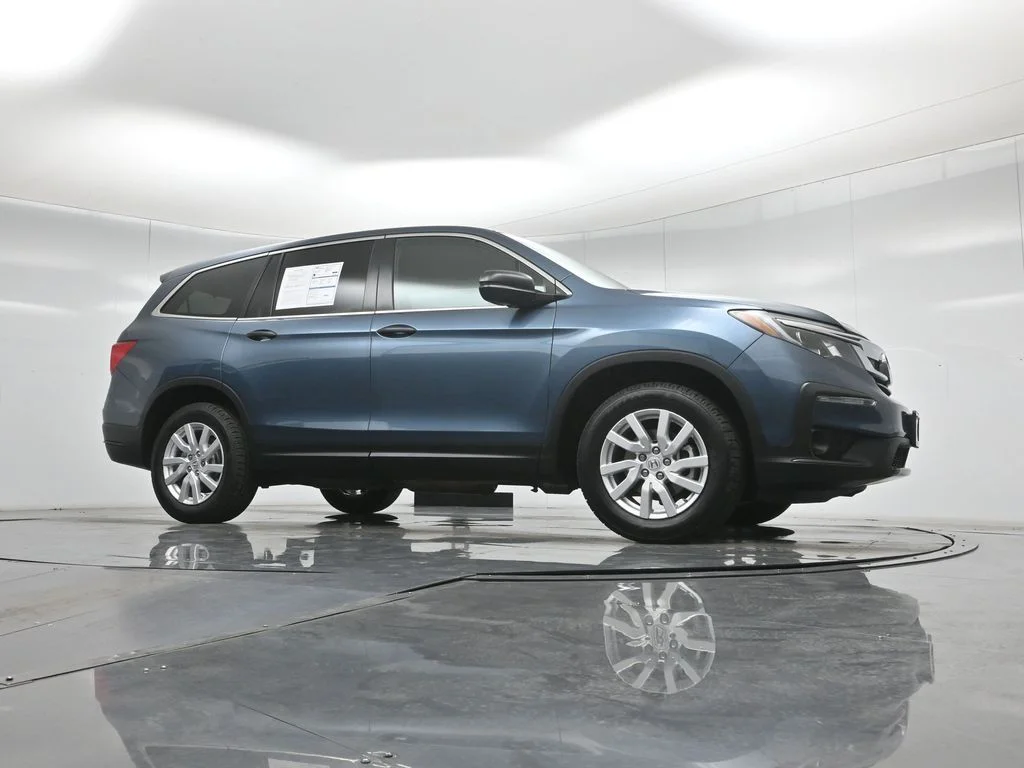 Used 2019 Black Honda LX image 48