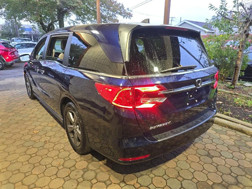 Used 2023 Blue Honda EX image 3