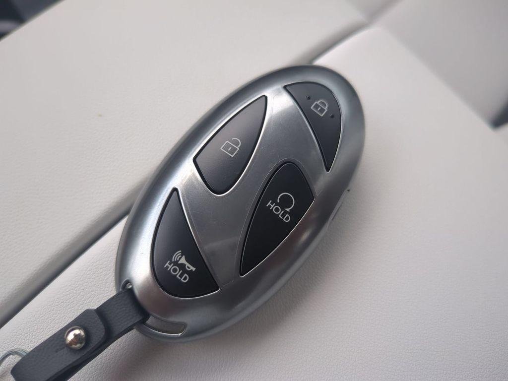 New 2027 Gray Hyundai Blue SEL 7P image 46