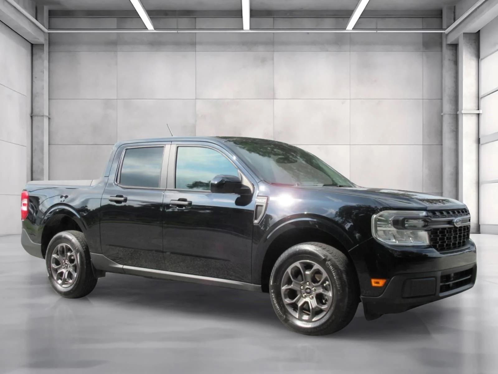 Used 2024 Black Ford XLT image 1