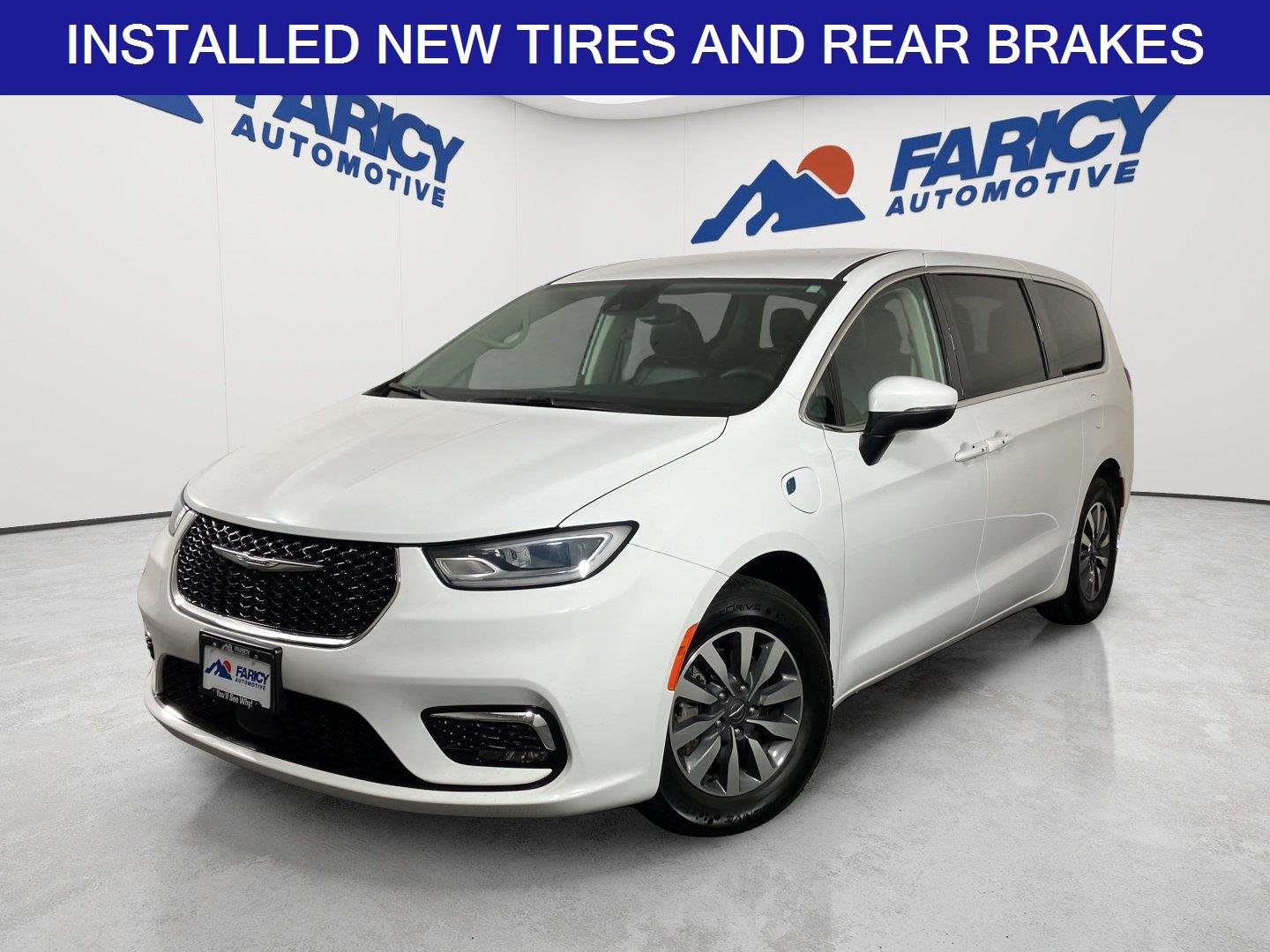 Used 2023 Bright White Clearcoat Chrysler Hybrid Touring L image 1