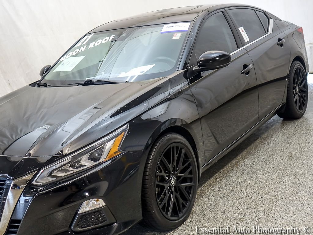 Certified Used 2021 Super Black Nissan 2.5 SR image 4
