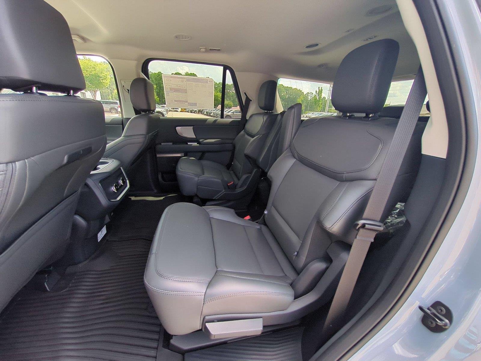 New 2027 Glacier Gray Metallic Tri-Coat Ford Active image 33