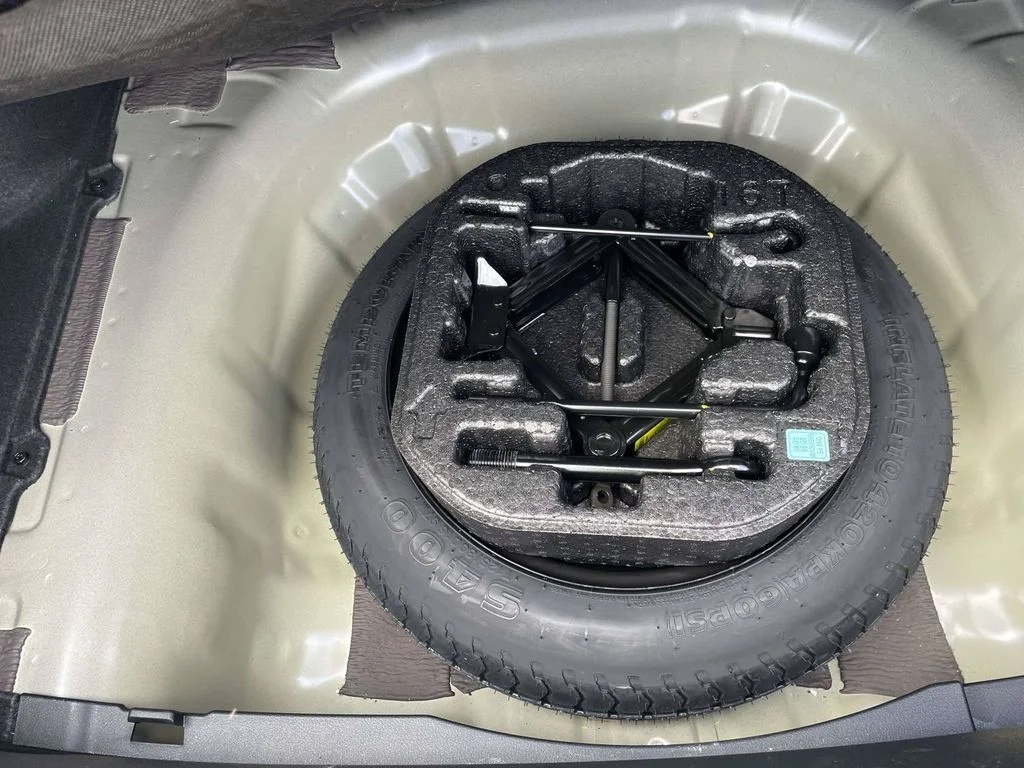 Certified Used 2024 Blue Hyundai SEL image 27