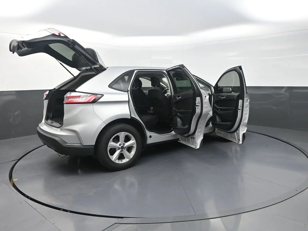 Used 2019 Silver Ford SE image 35