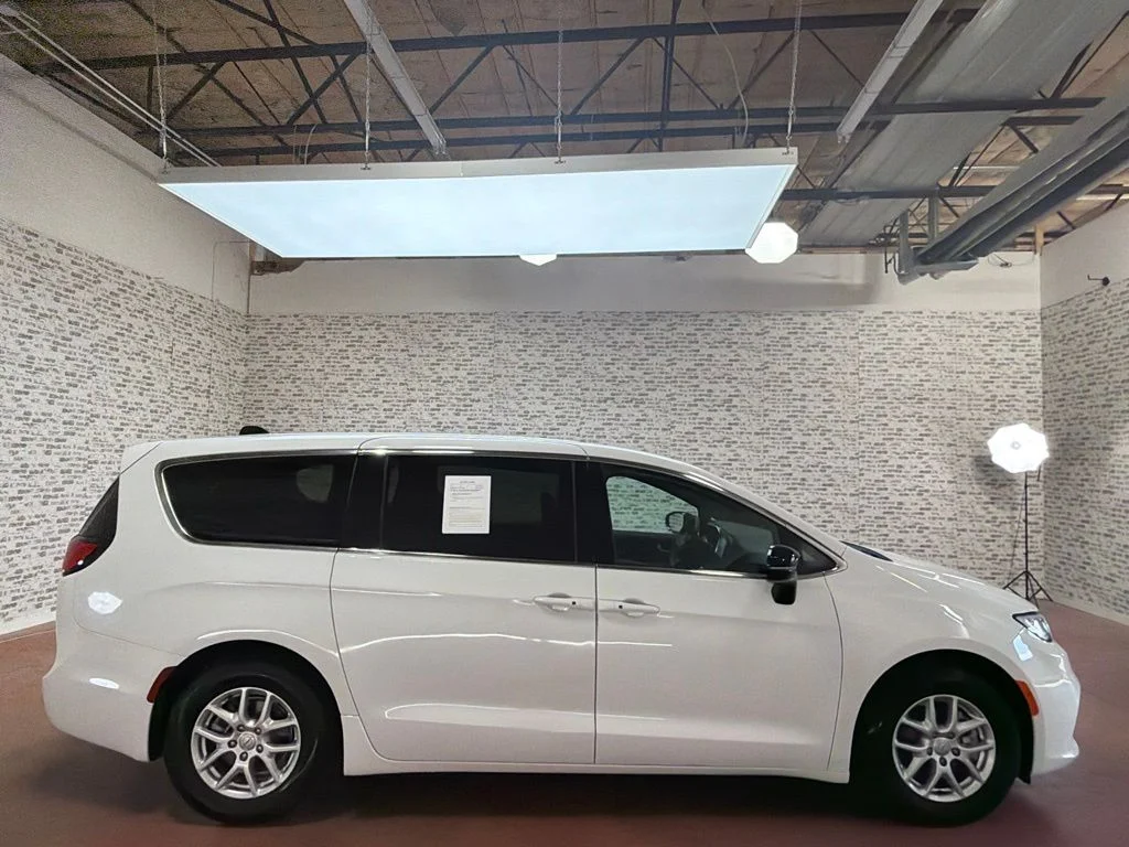 Used 2026 Bright White Clearcoat Chrysler Select image 8