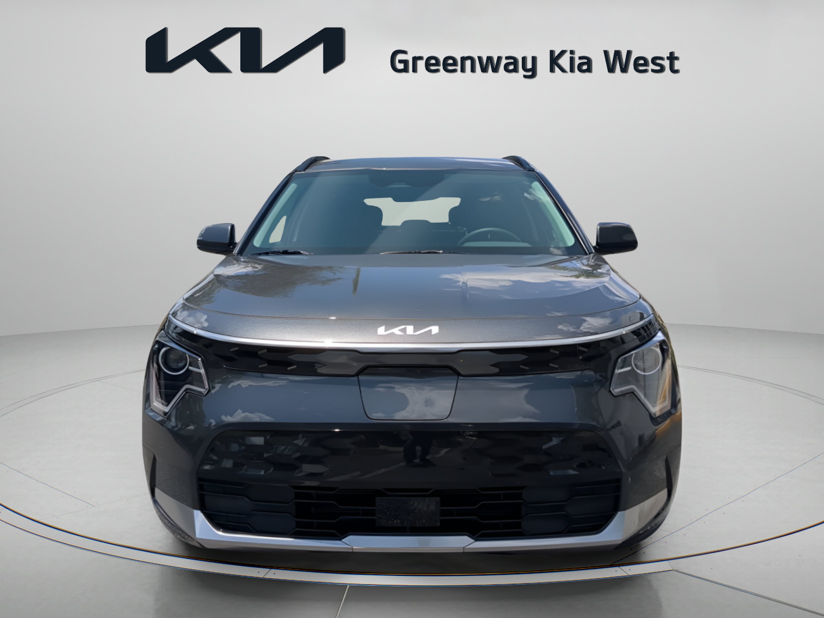 New 2026 Interstellar Gray Kia Wind image 3