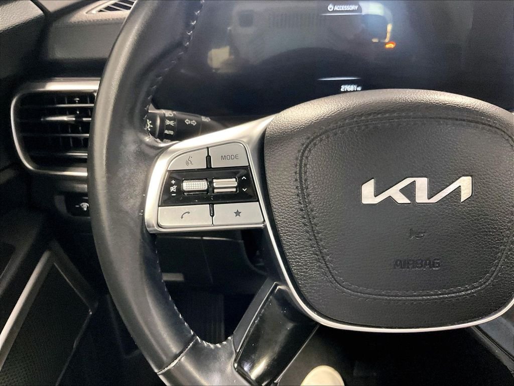 Used 2024 Everlasting Silver Kia S image 24