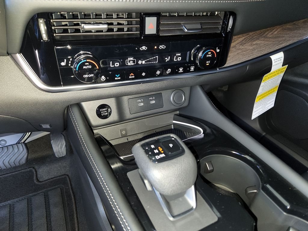 New 2026 Boulder Gray Pearl / Super Black Two-tone Nissan Platinum AWD image 16