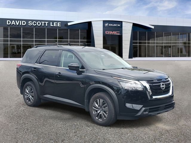 2025 Nissan Pathfinder SV 2WD's photo