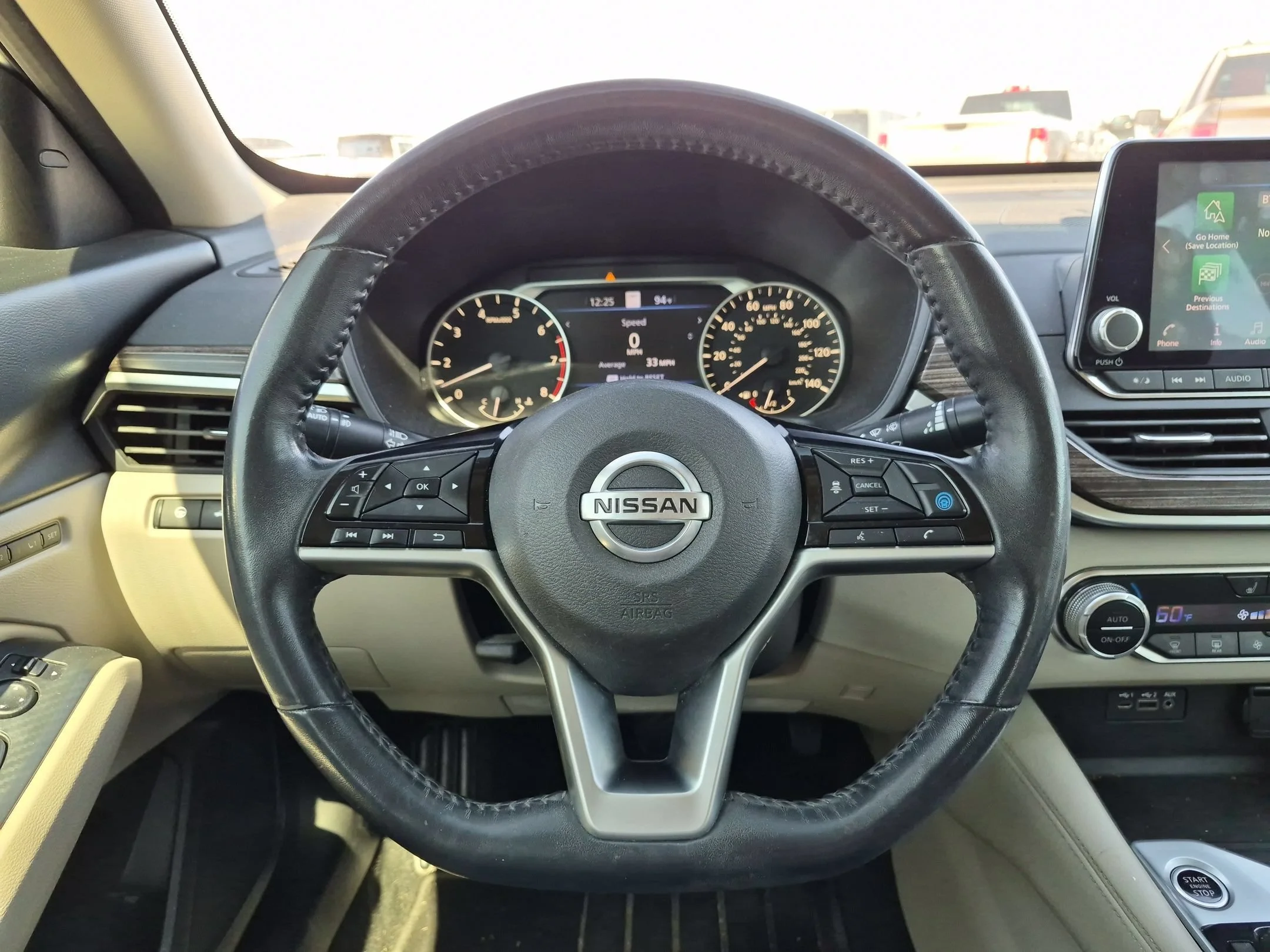 Used 2019 White Nissan 2.5 Platinum image 14