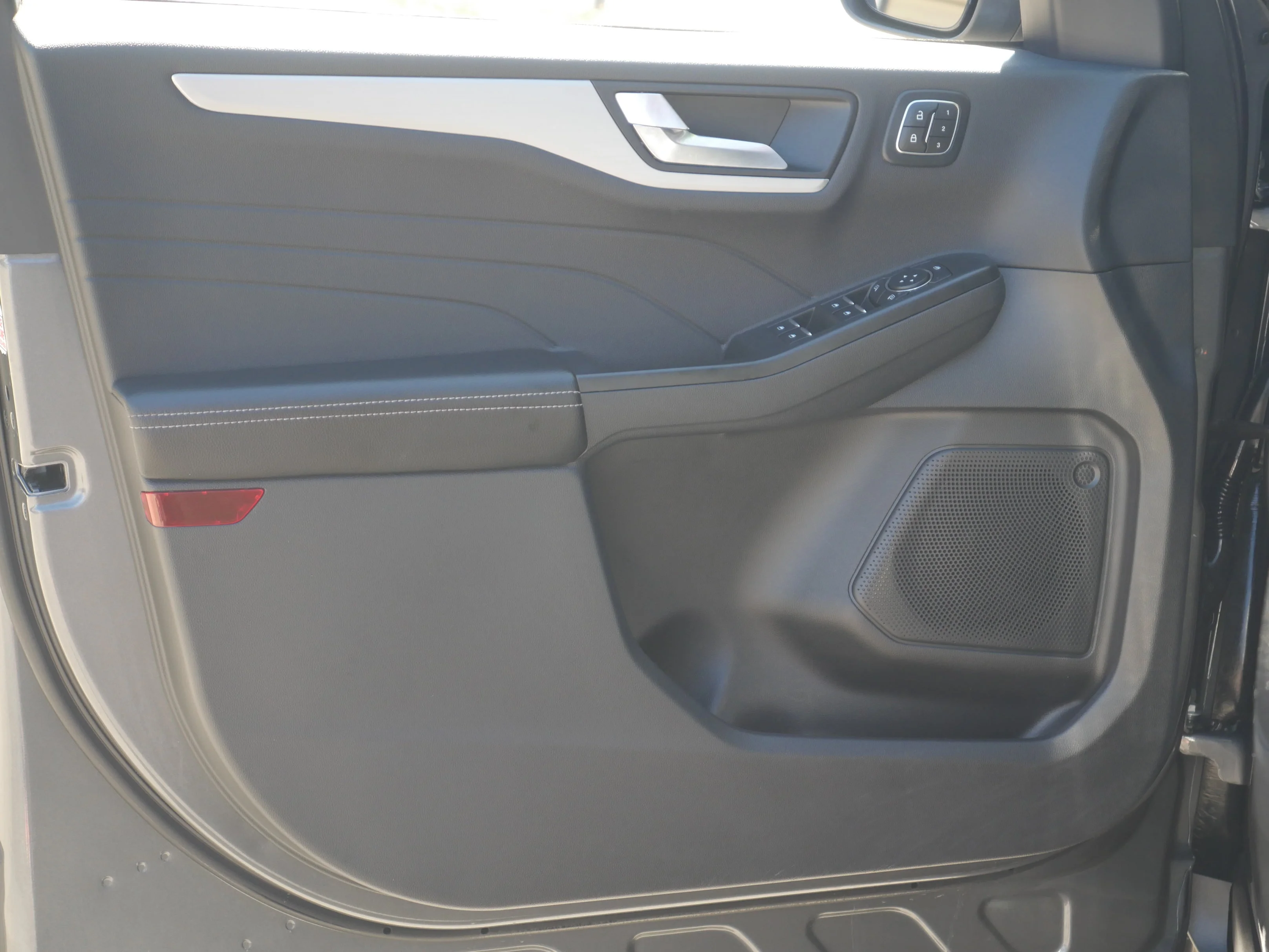 Certified Used 2025 Carbonized Gray Metallic Ford Platinum image 33