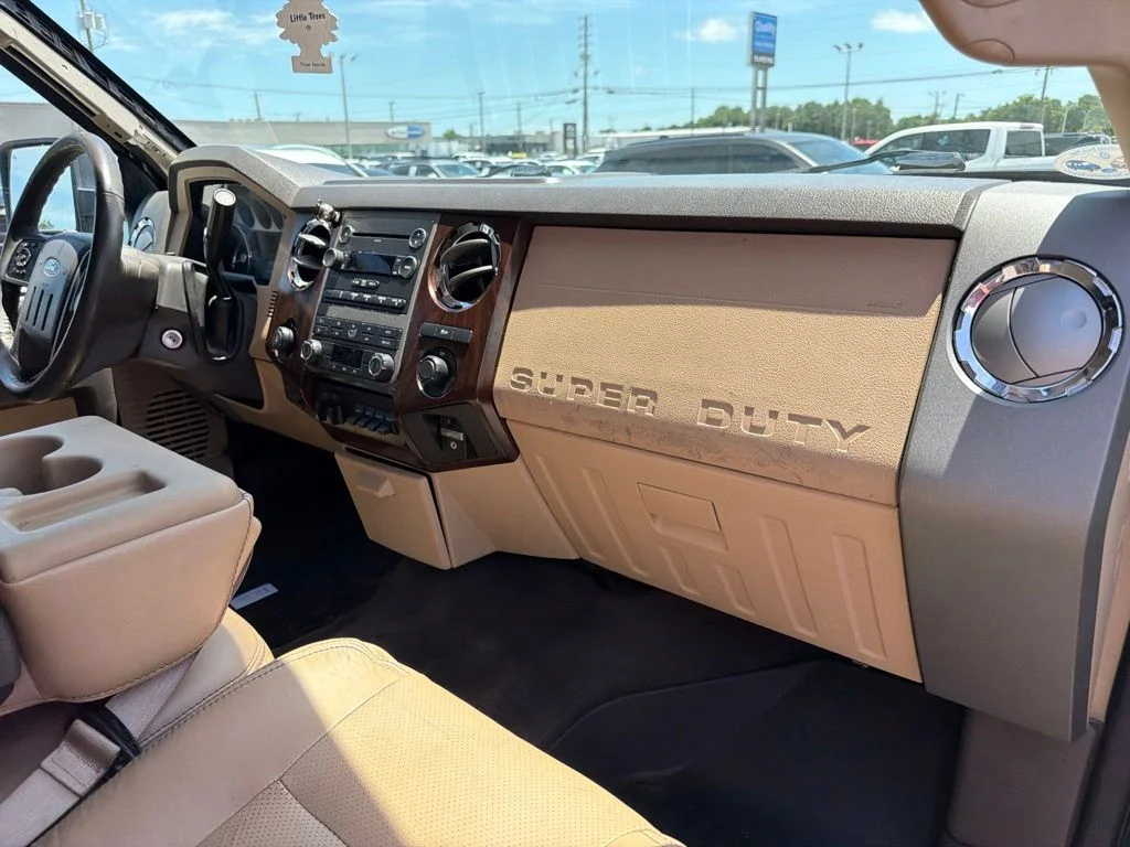 Used 2012  Ford Lariat image 8