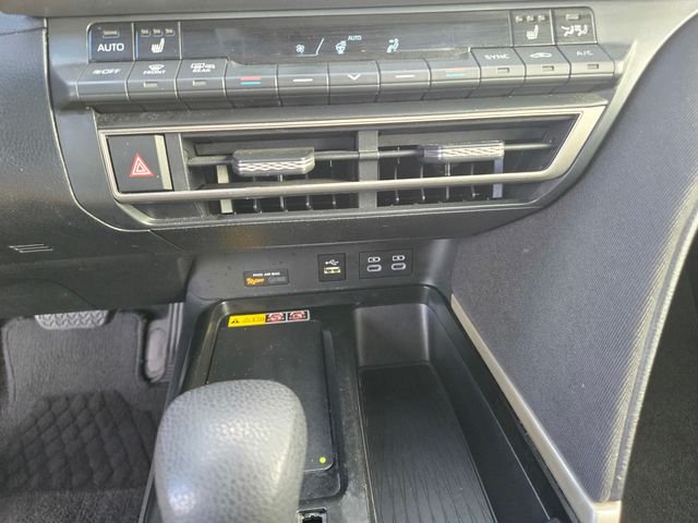 Used 2025  Toyota LE image 14