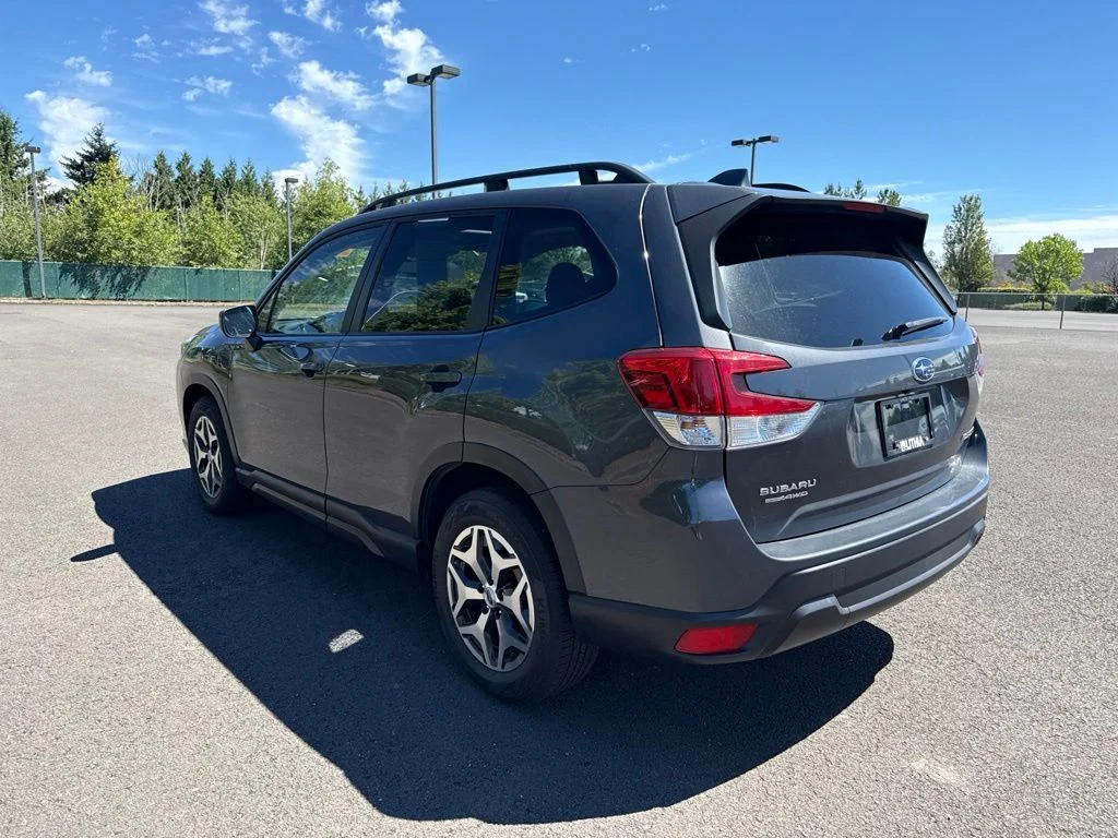 Used 2022 Magnetite Gray Metallic Subaru Premium image 5