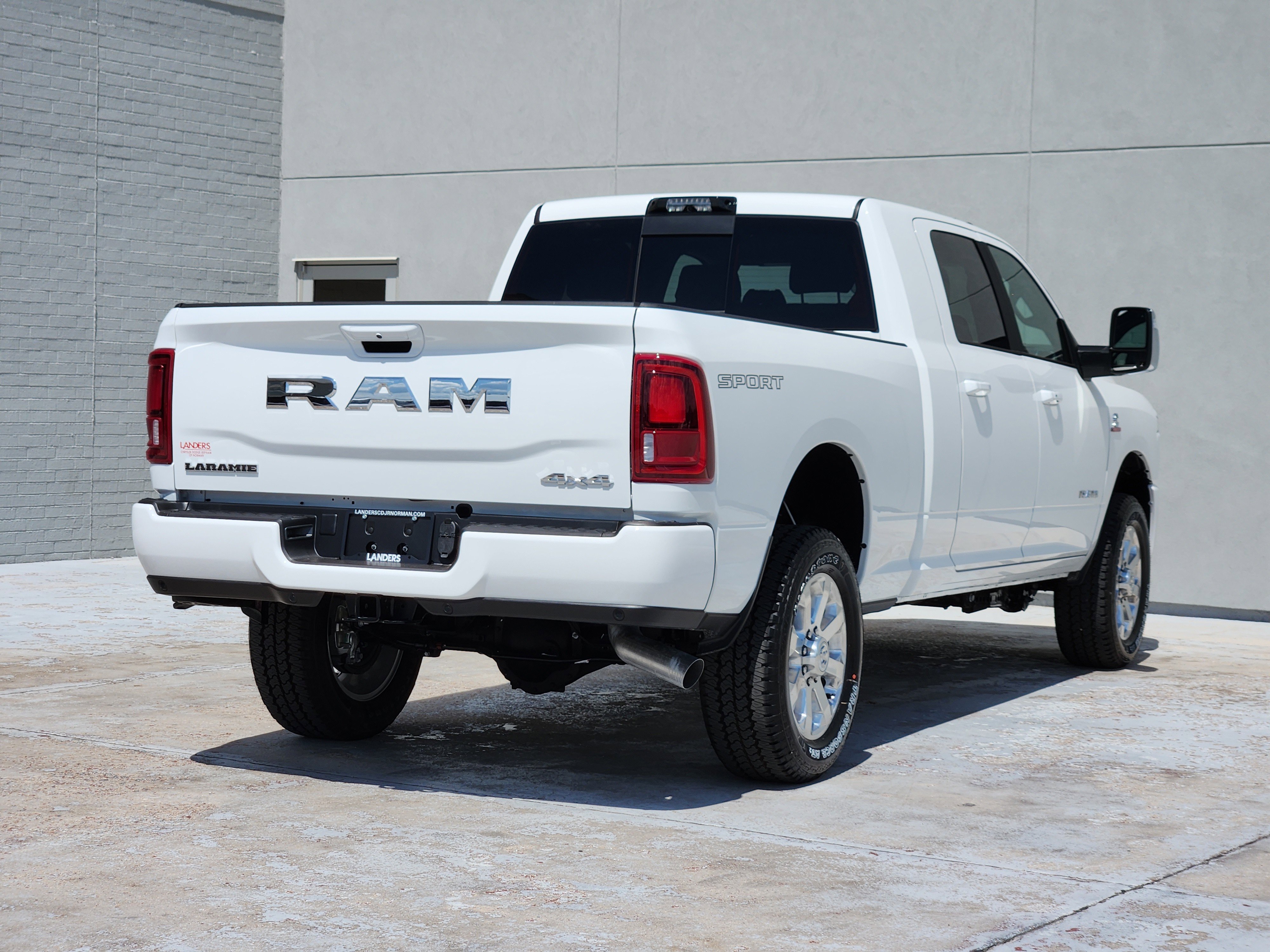 New 2026 Bright White Clear-Coat Exterior Paint RAM Laramie image 4