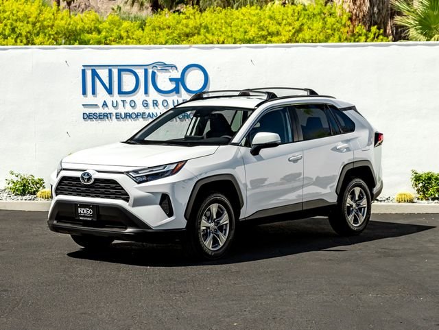 Used 2025 Ice Cap Toyota XLE image 1