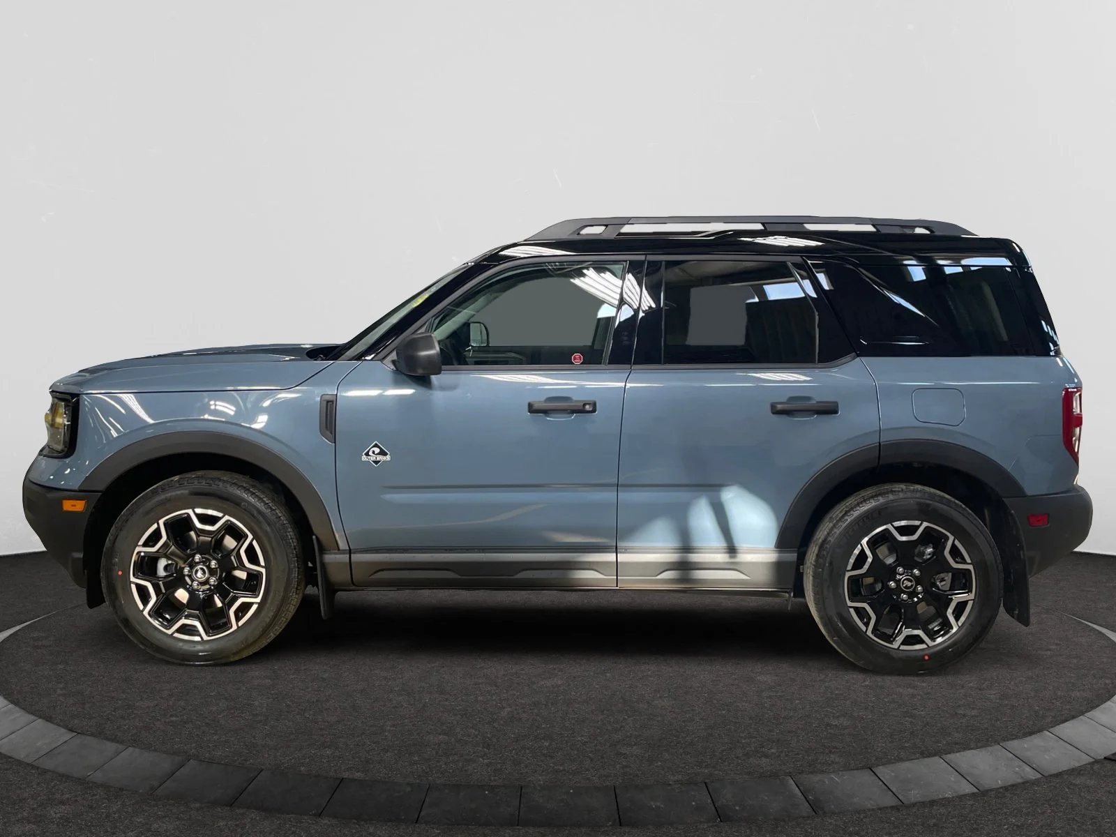 New 2026 Azure Grey Metallic Tri-Coat Ford Outer Banks image 2