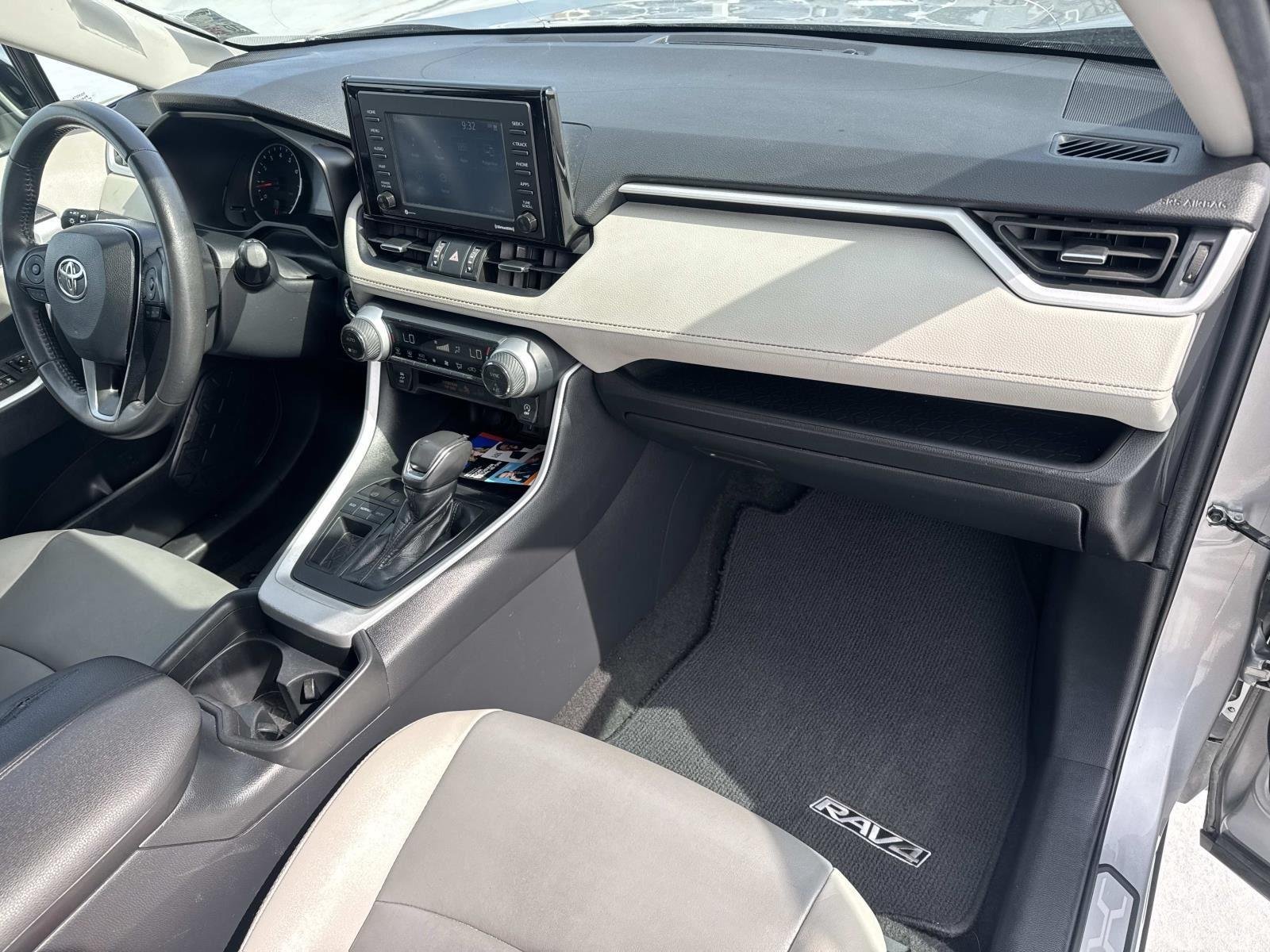 Used 2021 Silver Sky Metallic Toyota XLE Premium image 13