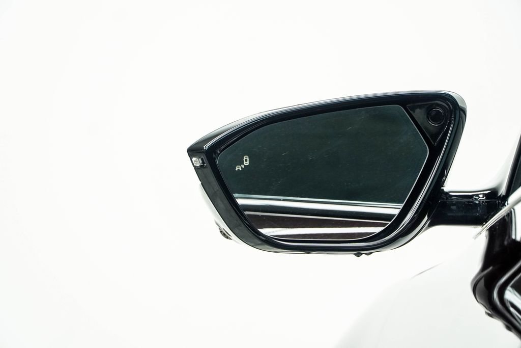 Used 2024 Red Lucid Touring image 19