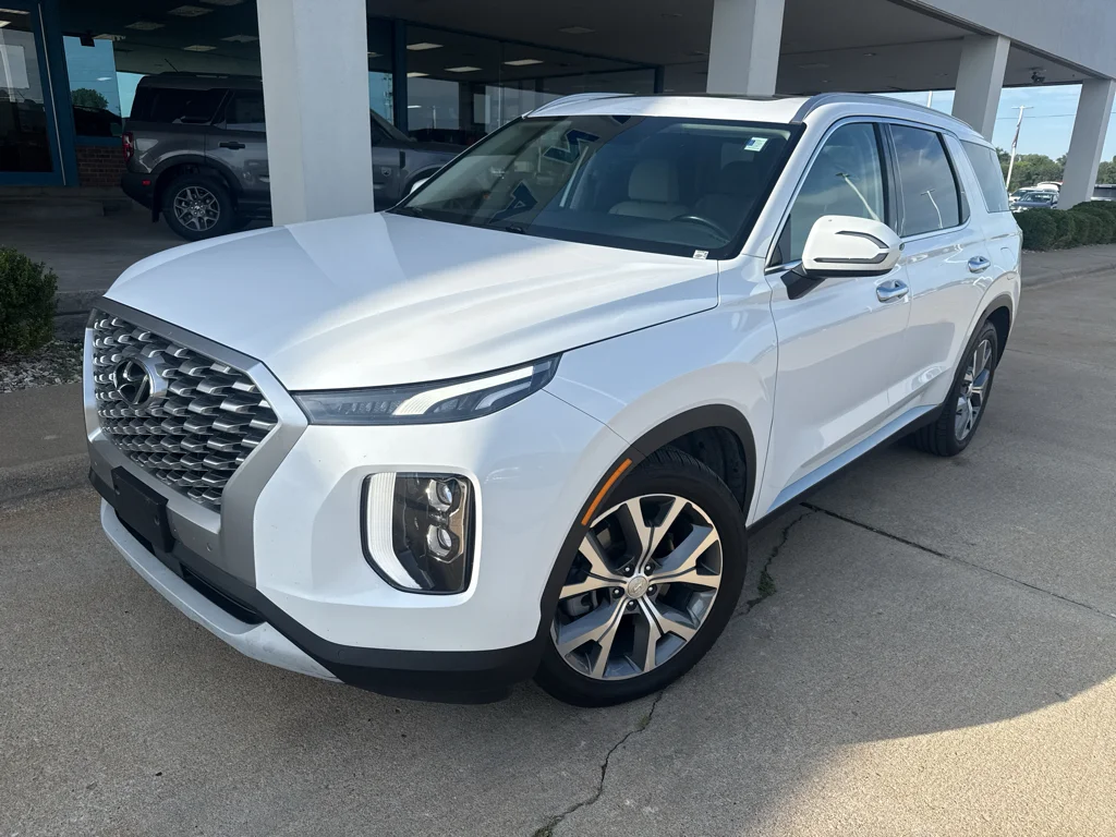 Used 2021 Hyper White Hyundai SEL image 2