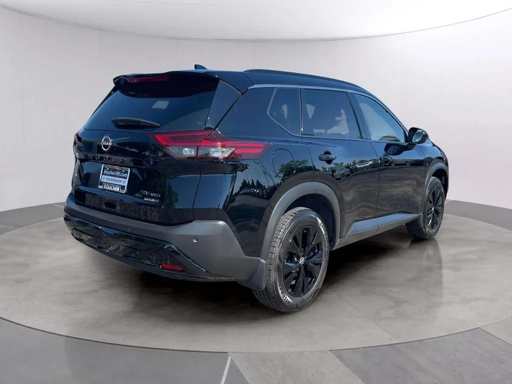 Used 2023 Super Black Nissan SV image 5