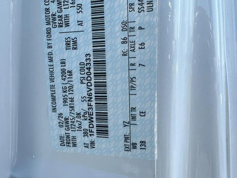 New 2027 Oxford White Ford SRW Low KUV image 18