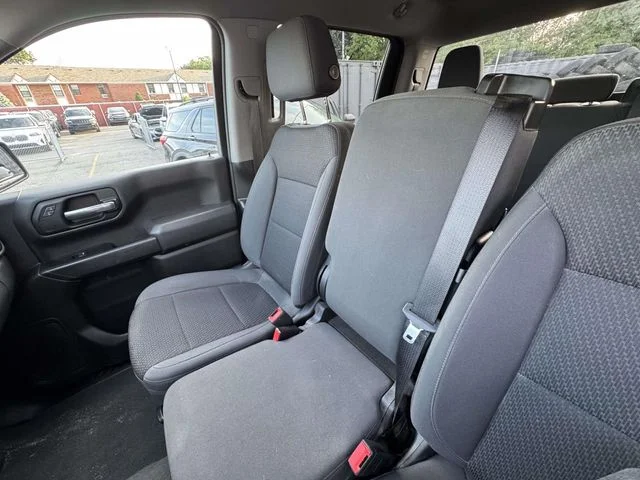 Used 2022 Black Chevrolet Custom image 32