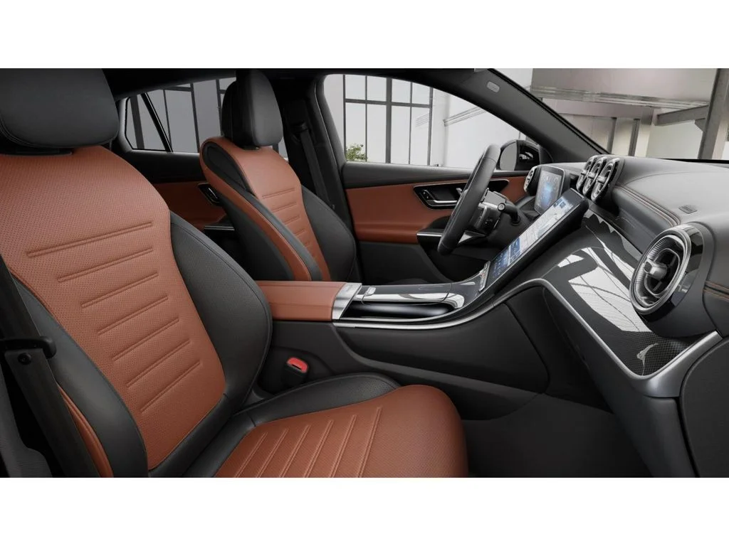New 2027 White Mercedes-Benz GLC 300 image 4