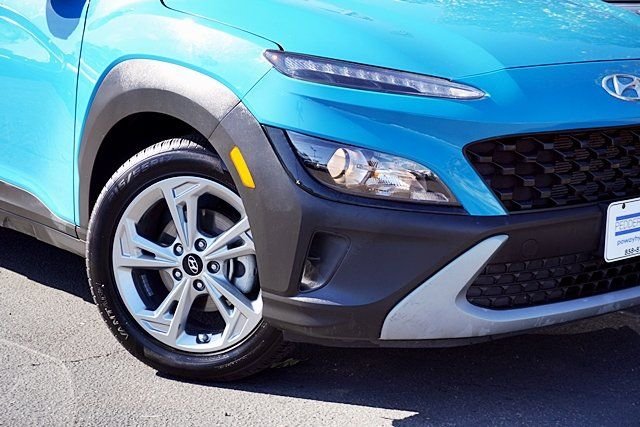 Used 2023 Green Hyundai SEL image 3