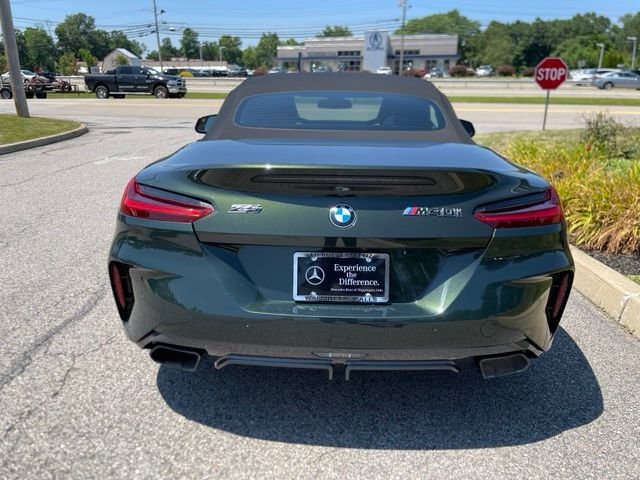 Used 2025 Green BMW sDrive M40i image 4