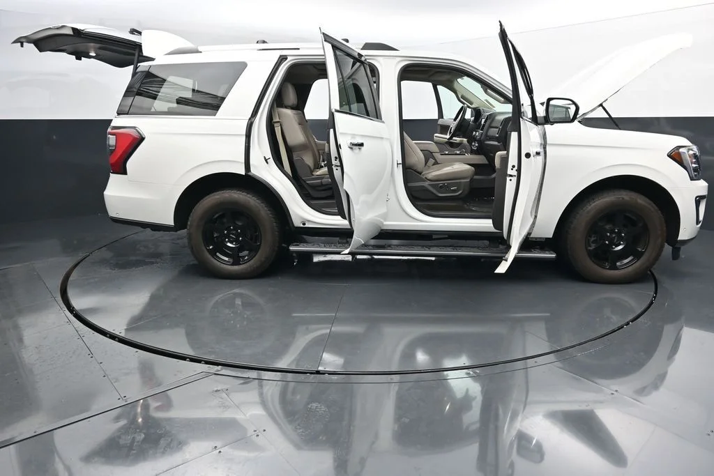 Used 2021 White Ford Limited image 39