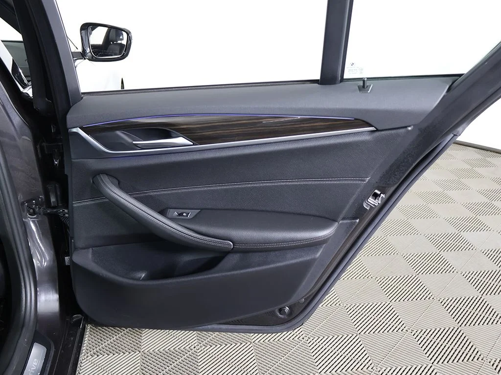 Used 2018 Dark Graphite BMW 530e xDrive iPerformance image 28