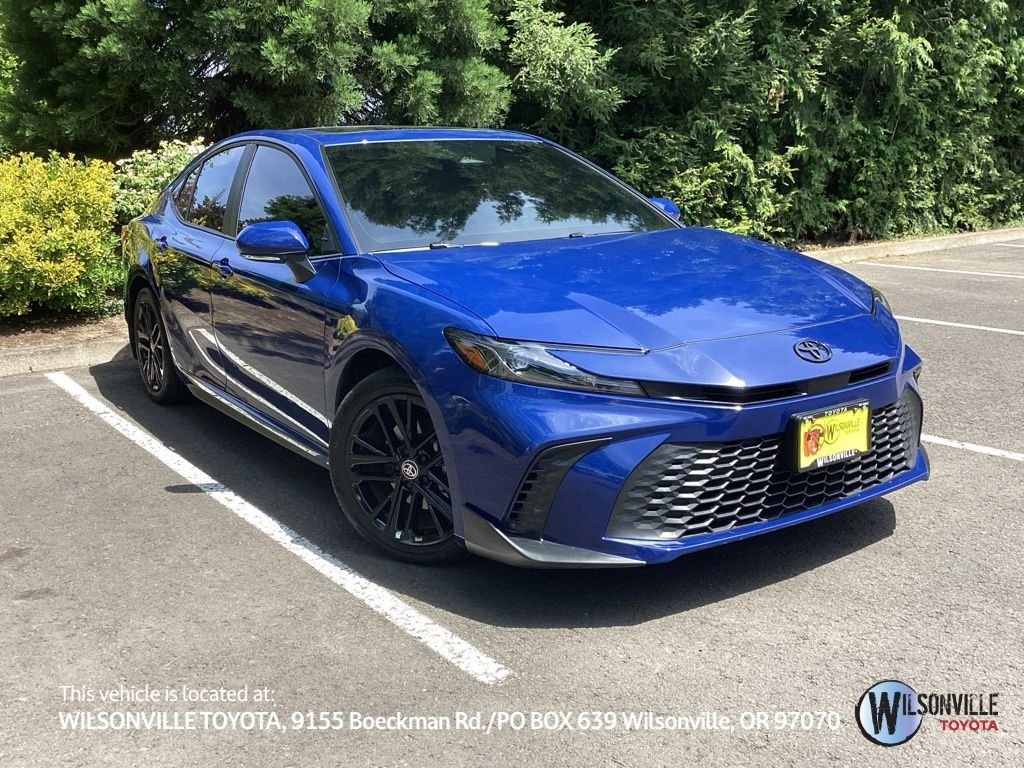 2025 Toyota Camry SE AWD Hybrid's photo