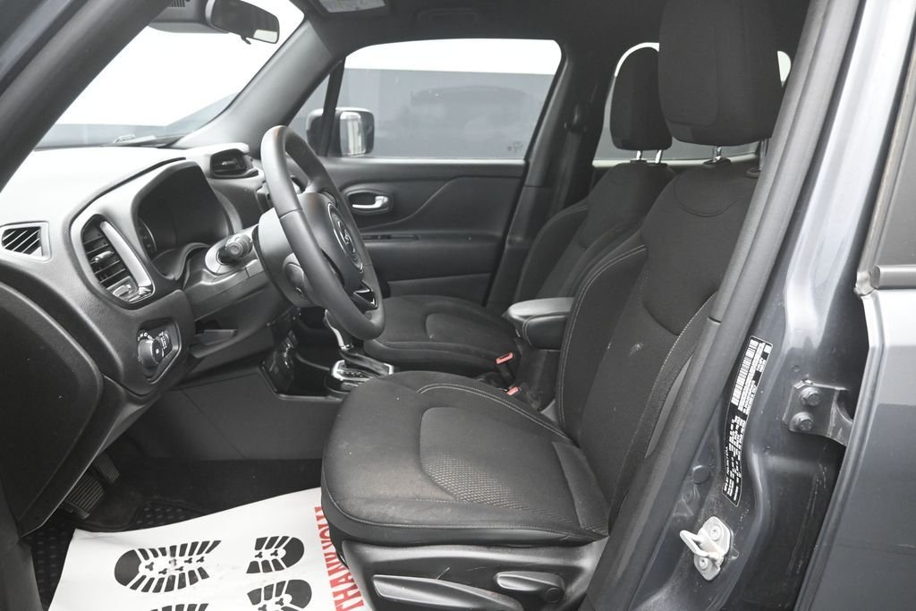 Used 2022 Gray Jeep Altitude image 17