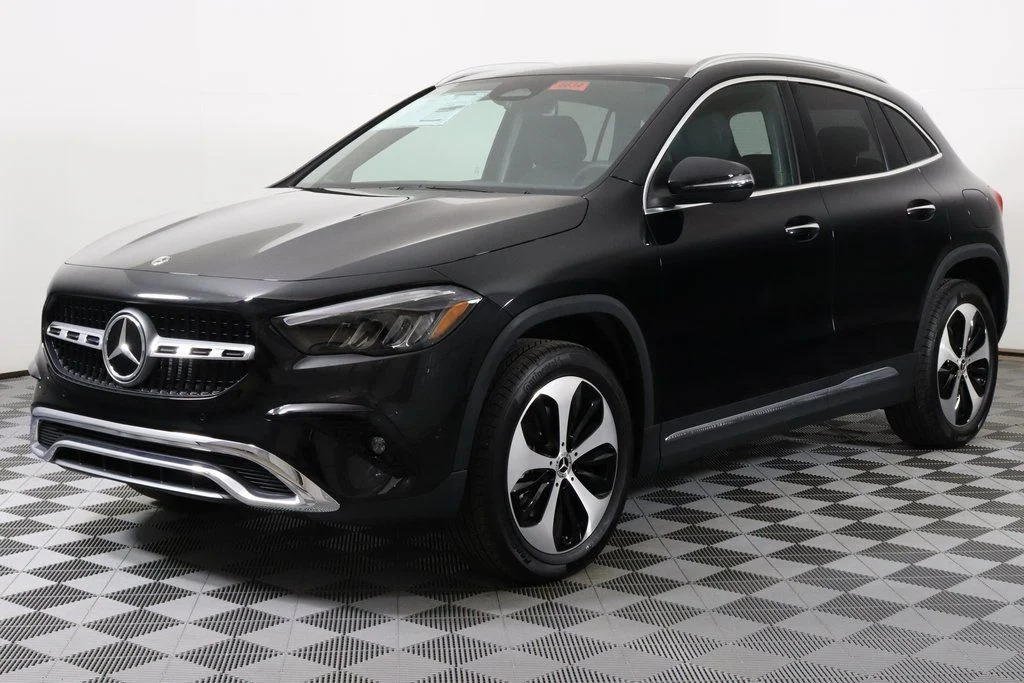 Used 2025 Black Mercedes-Benz GLA 250 image 7