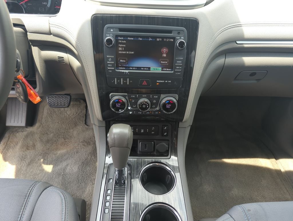 Used 2015 Silver Chevrolet 2LT image 24