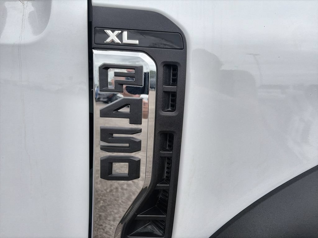 Used 2024  Ford XL image 32