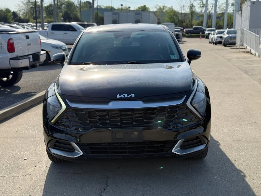 Used 2023 Black Kia EX image 3