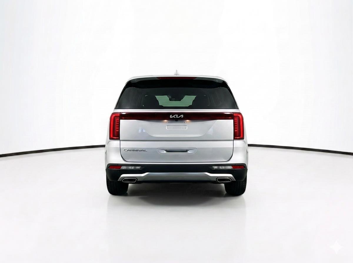 Used 2022 Silky Silver Kia LXS image 5