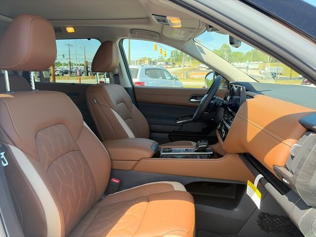 New 2026 Everest White Pearl TriCoat / Super Black Two-tone Nissan Platinum image 13