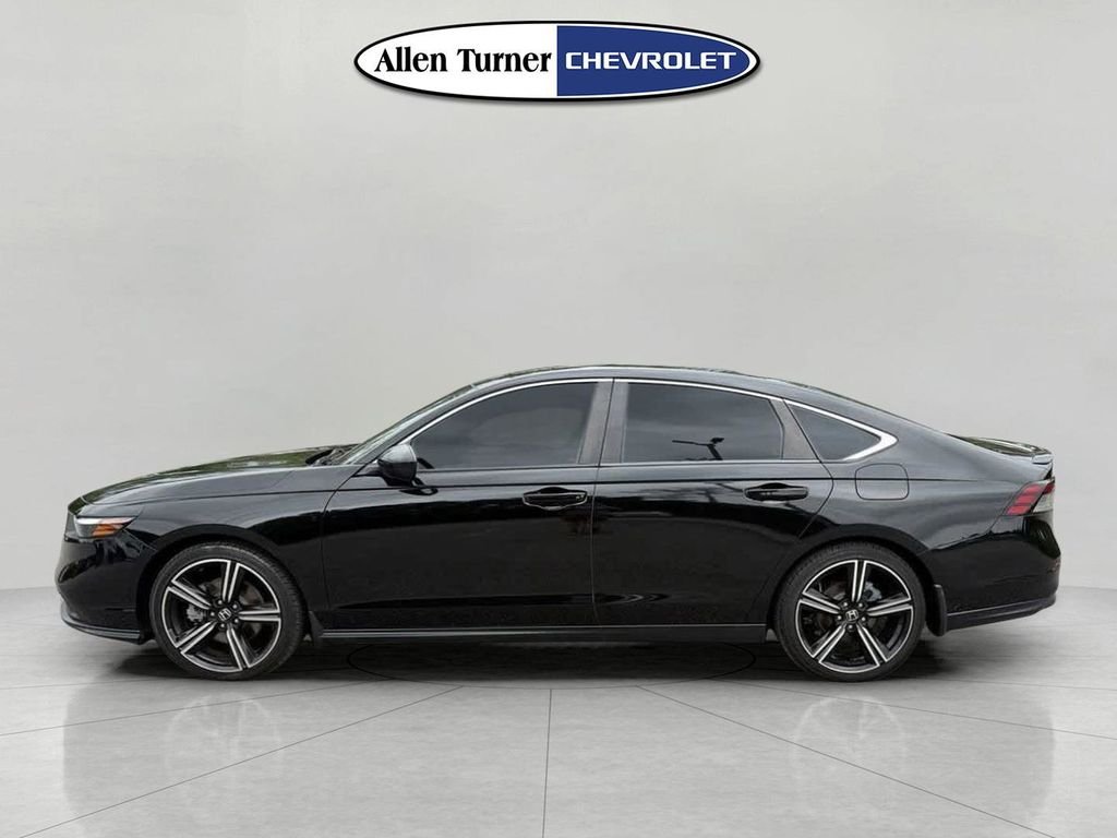 Used 2023  Honda Sport image 6