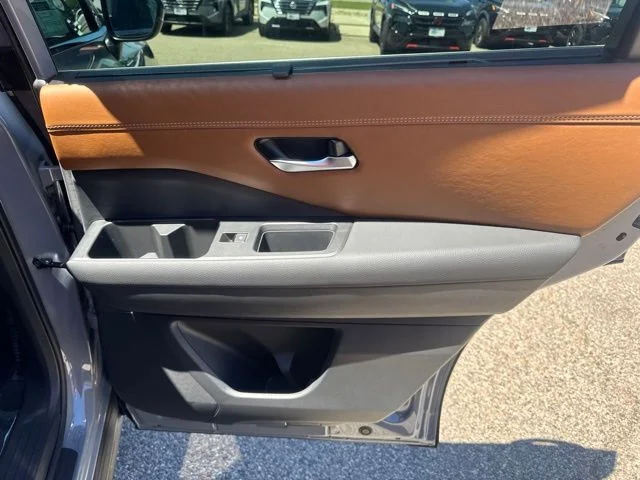 New 2026 Boulder Gray Pearl Nissan Platinum image 34