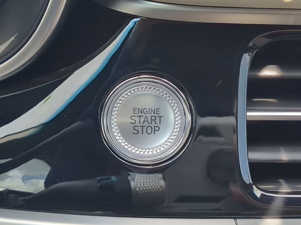 2026 GENESIS G70 Standard - Photo 25