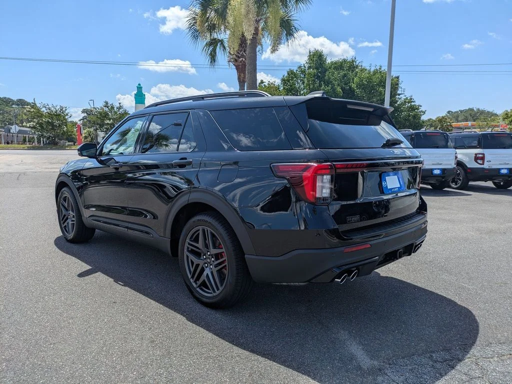 New 2026 Agate Black Metallic Ford ST image 6